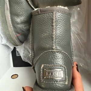 Australian lux collection toddler boots size 11